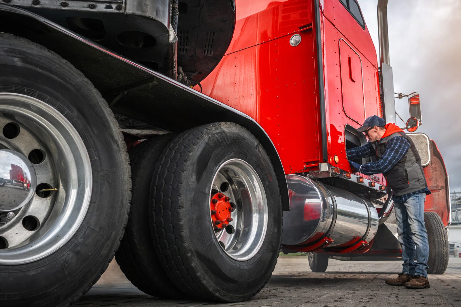 5 Signs Your Semi Truck Clutch Needs Repair or Replacement